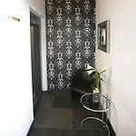 מלון Central Hotel