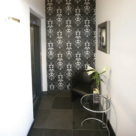 מלון Central Hotel