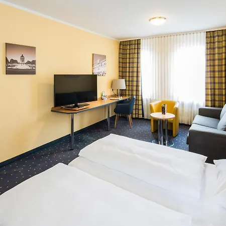 Central Hotel מלון 3*