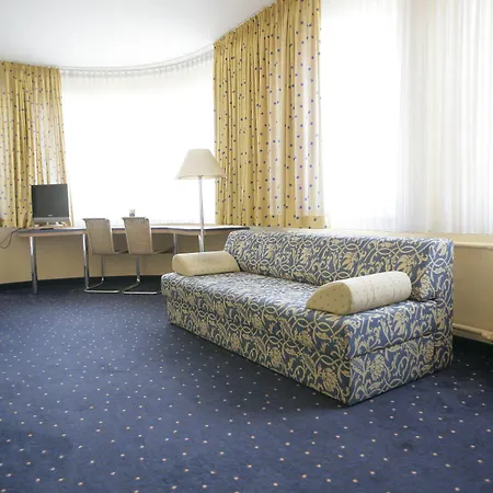 Central Hotel מלון 3*