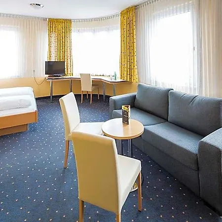 מלון Central Hotel 3*