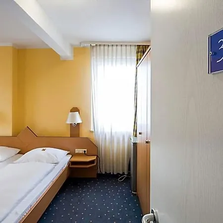 מלון Central Hotel מאנהיים