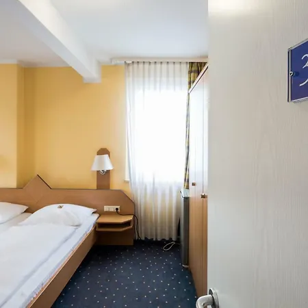 Central Hotel מלון מאנהיים