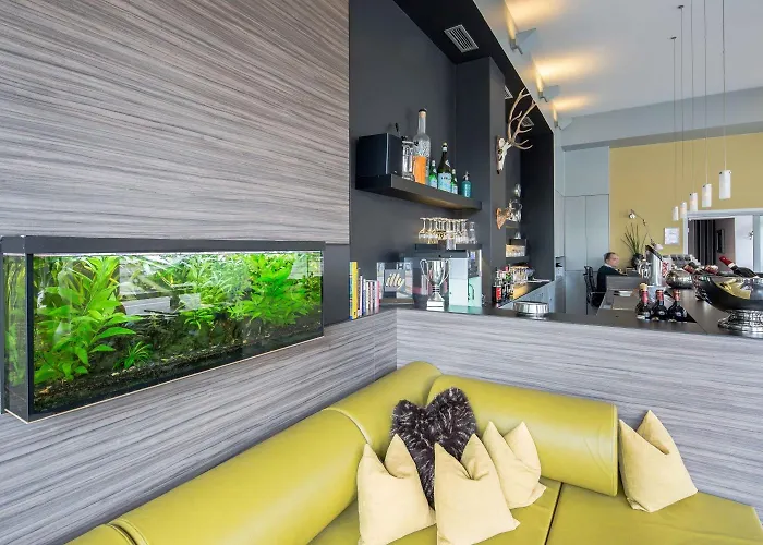 فندق Central Hotel 3*